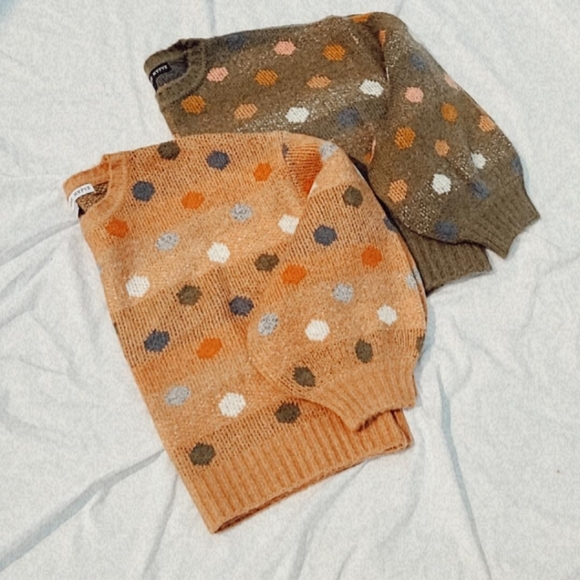 Sweaters - 🆕️Pumpkin Patch Collection// Polka Dot Sweater